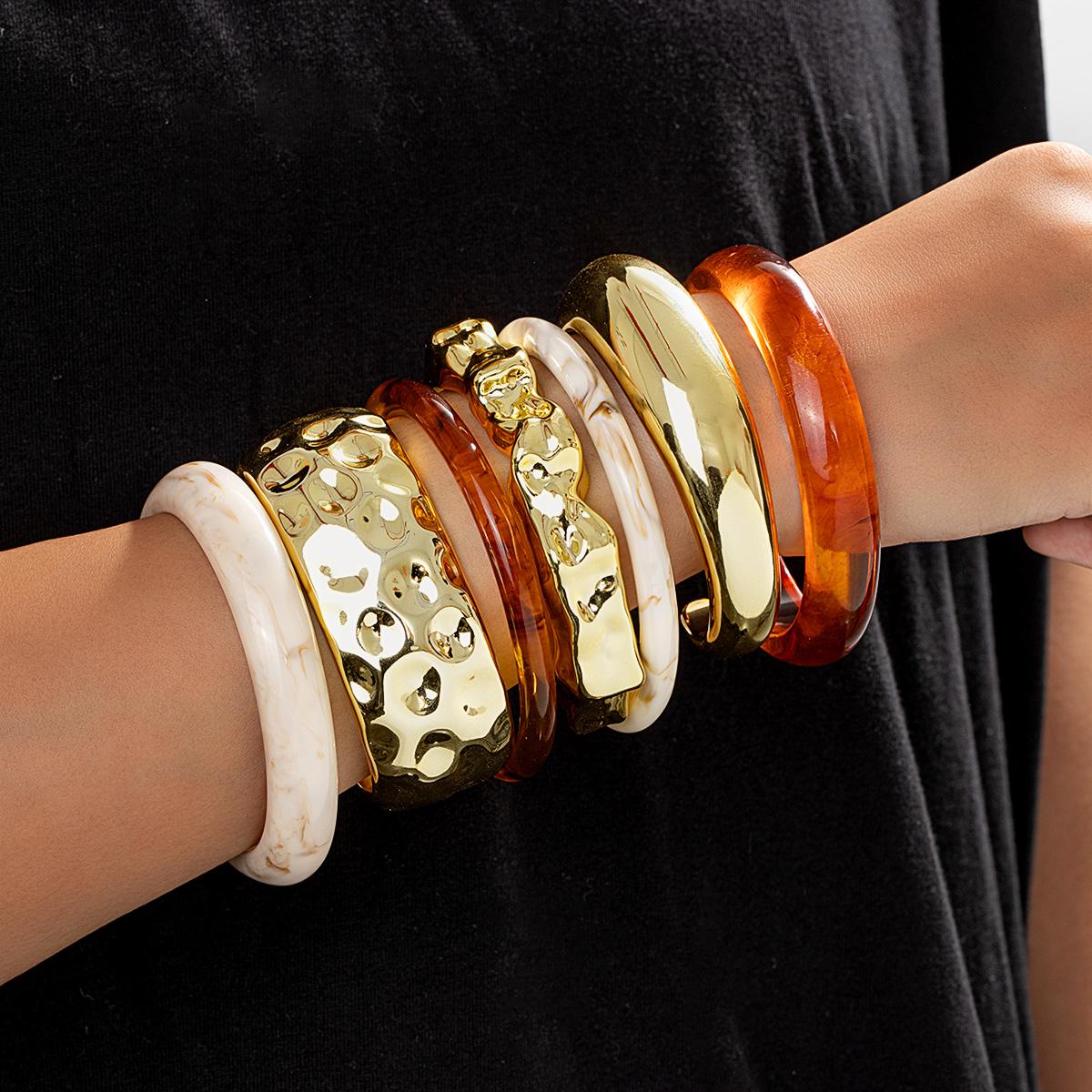 

7-piece geometric circular ring ink painting resin bracelet with wide surface pounding pattern and opening bracelet set