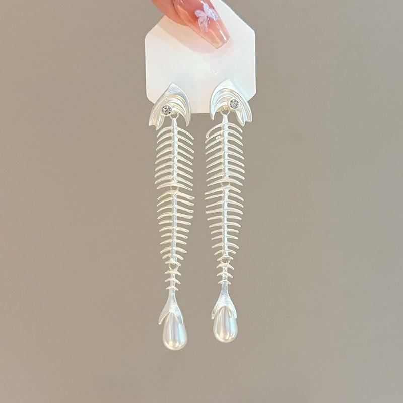 

Personalized Fish Bone Imitation Pearl Dangle Earring for Women Vintage Gothic Tassel Ear Pendant Elegant Jewelry Gifts 2026