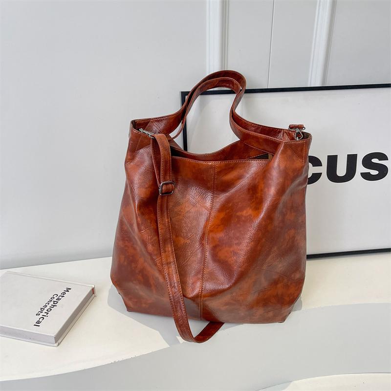 

Новое поступление, повседневная сумка, роскошная сумка из натуральной кожи для женщин, сумка через плечо, сумка-хобо с карманом на молнии, очаровательная женская сумка коричневый