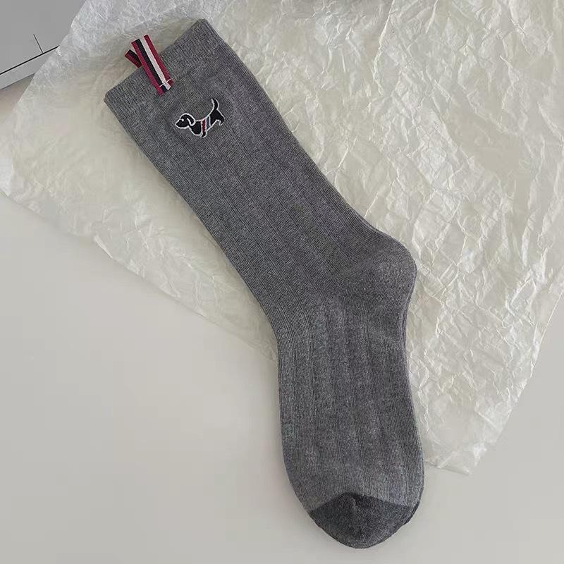 Ladies Fall Fashion New New Embroidered Puppy Bow Mid Tube Socks