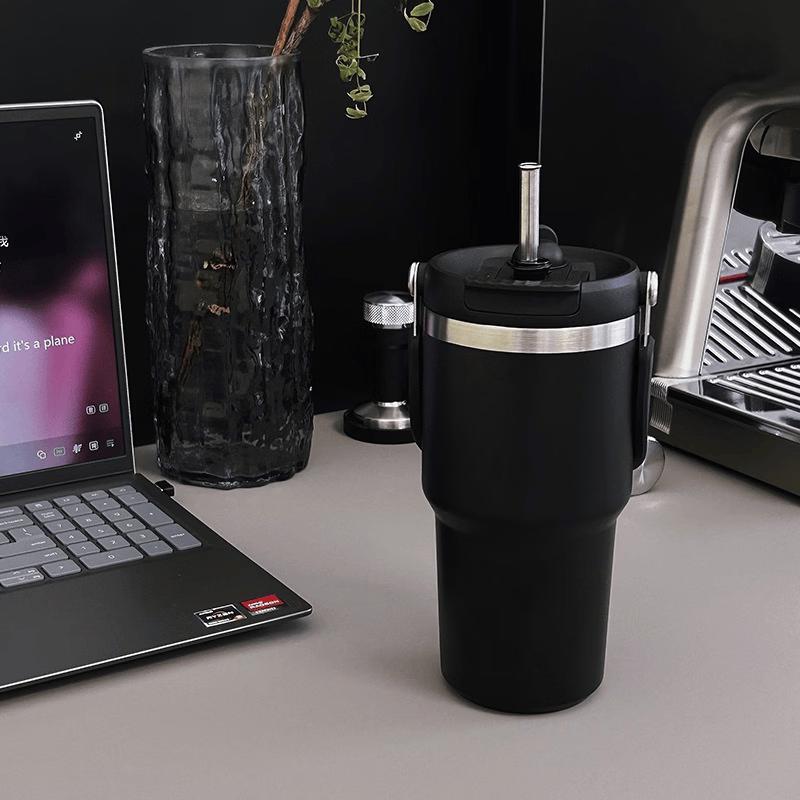 Li Shen Large Capacity Insulated Tumbler with Straw
