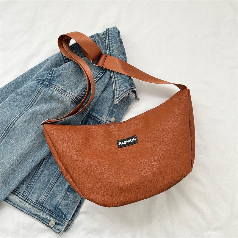 

This year s popular fashion women s solid color simple shoulder messenger bag 2025 autumn and winter new versatile dumpling bag коричневый