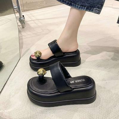 Niche Metal Buckle Cover Toe Thick-soled Slippers Women's 2025 Korean Version of the New Casual Foot-pinching Herringbone Beach Cool Slippers