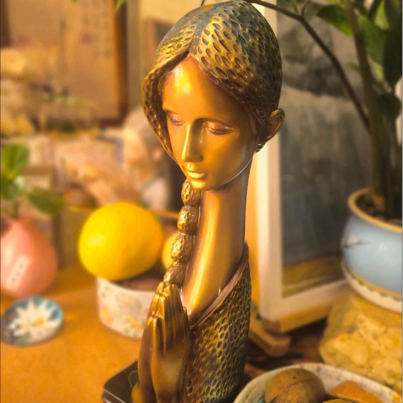 Cute Praying Girl Figurine, Inspirational Office & Home Decor Ornament