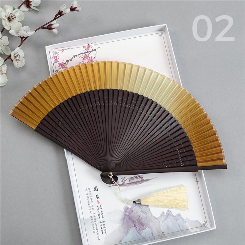 

Складной веер в японском стиле Эдо, летний портативный веер-кимоно, искусственный шелк, женский веер, небольшой резной цветок, градиентный веер, поделки