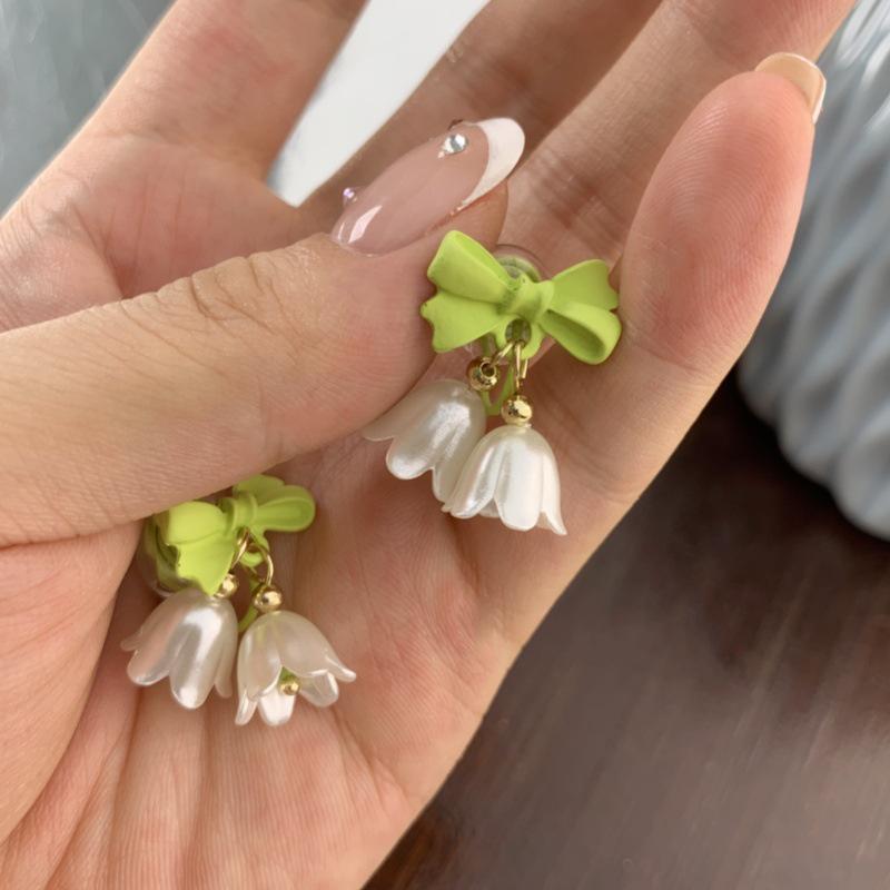 Fresh Tulip Bow Ear Clips: Elegant, Non-Piercing, Simple & Versatile Earrings