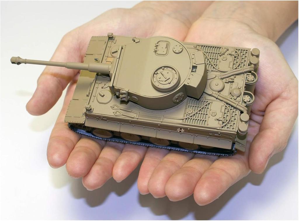 Platz Girls Panzer Final Chapter Affordable Model Tankery Tiger I Kuromorimine Academy Scale Plastic Model & Girls' 1/56 GP56-2