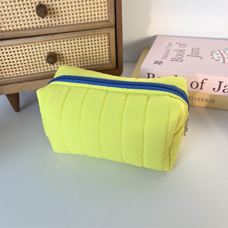 New Quilted Makeup Bag for Women Cosmetics Organizer Portable Travel Skincare Toiletry Bag Student Stationery Pouch Pencil Case
