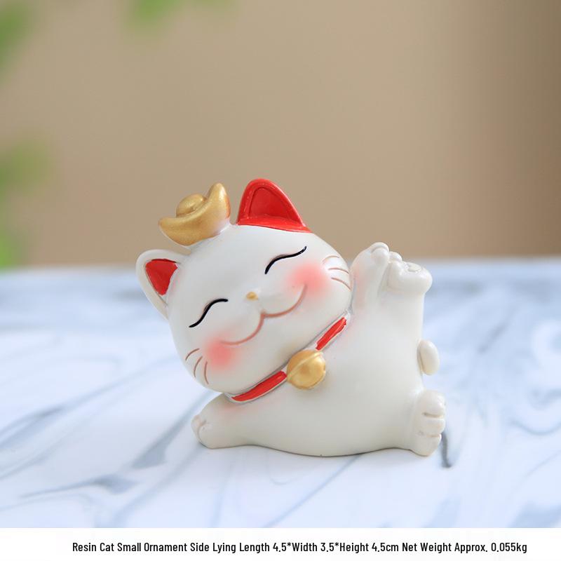 Japanese Style Lucky Cat Ornament for Home or Office Decor