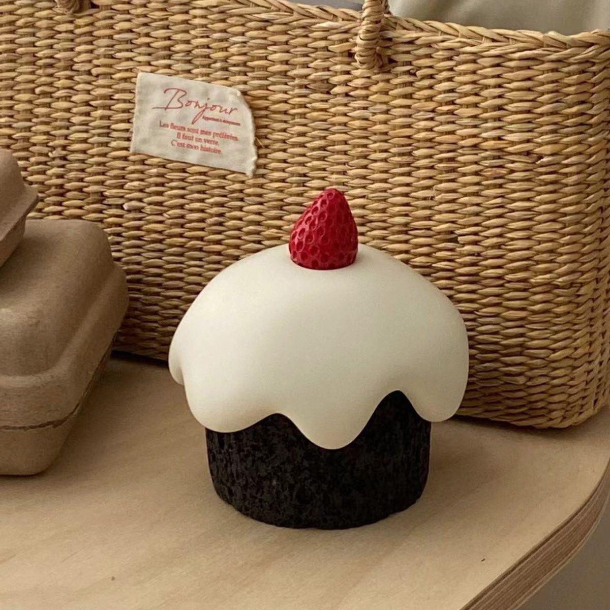 New product creative strawberry cake mousse storage box resin jewelry key cute decorative ornament door entry candle jars