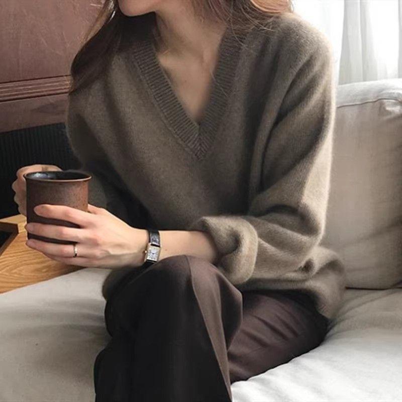 2025 autumn and winter new Korean version of thin casual style women's V-neck simple sweater loose and lazy knitted bottoming shirt women