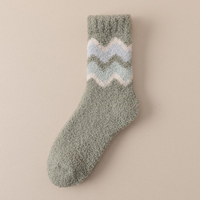 Female Autumn and Winter Thickened Warm Stripe Absorbs Perspiration Home Floor In Tube Socks