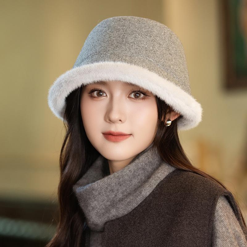 Japanese Velvet Thickened Fisherman Hat for Women In Autumn and Winter Casual Versatile Plush Hat Showing Face Small Windproof and Warm Basin Hat