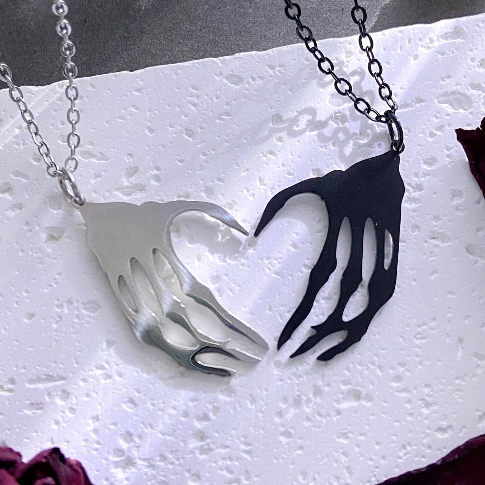 Personality Punk Stainless Steel Black White Skull Hand Pendants Heart Couple Necklace for Women Gothic Jewelry Accessory Gifts