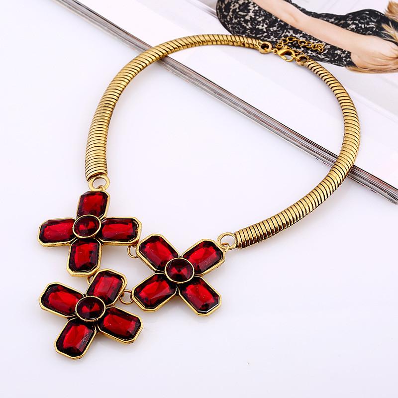 Retro Cross Pendant Necklace With Electroplated Alloy Chain For Casual Wear красный