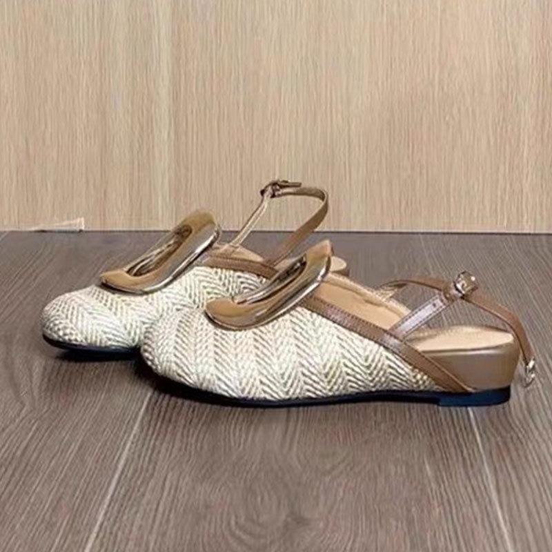 

Издание из мягкой кожи~ Нишевый персонализированный дизайн Соломенные туфли Baotou для отдыха на ветру Женские туфли на танкетке с вырезами и тройным ремешком сзади 40 коричневый