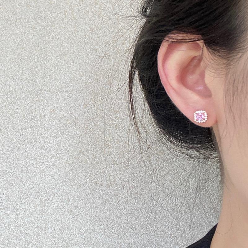 2025 New Fashion Bright Stud Earrings For Women Fashion Jewelry High Quality Wedding Engagement Earrings Girls Gifts