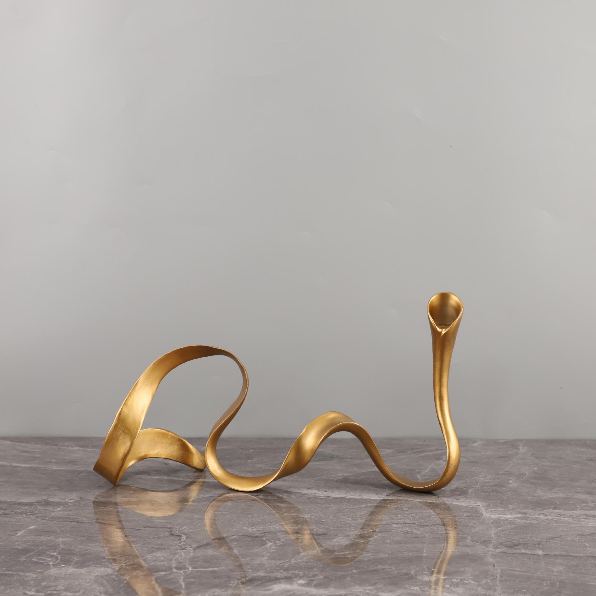 Скандинавский геометрический металлический подсвечник-украшение для декора гостиной или столовой