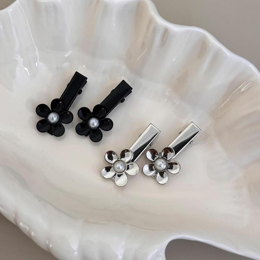 Women s Silver Black Flower Mini Clip Hair Clip Silver