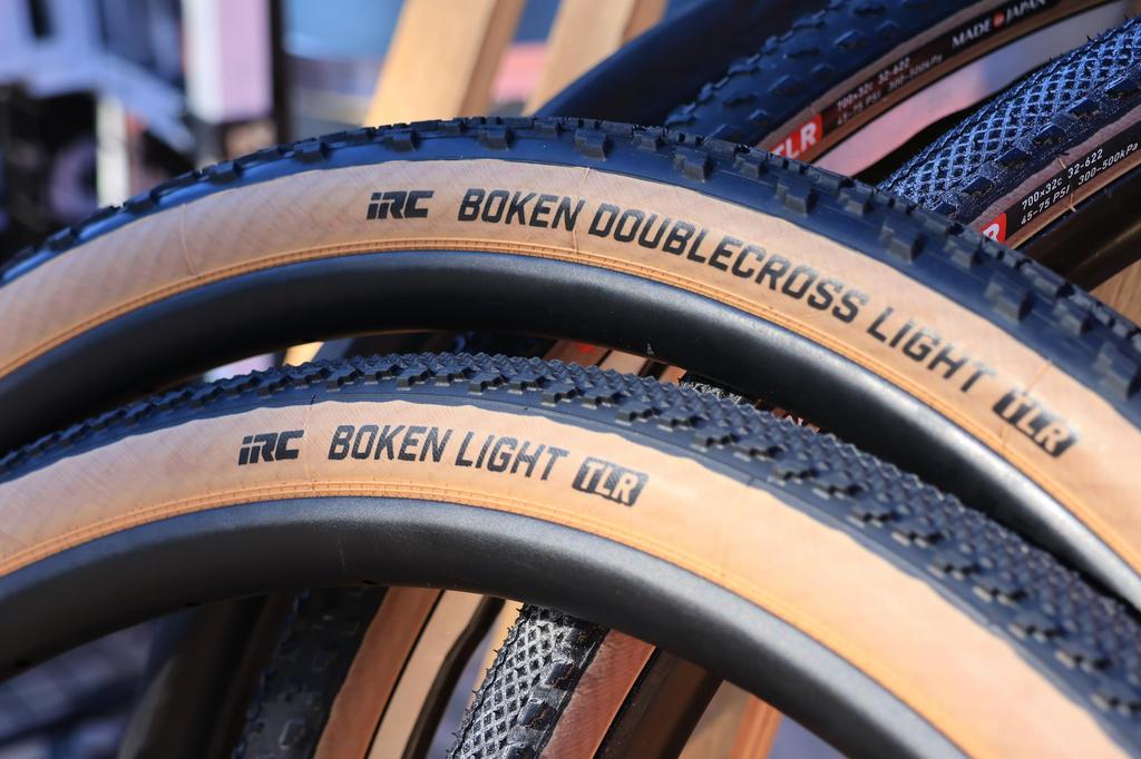 IRC bicycle tire BOKEN DOUBLECROSS LIGHT TUBELESS READY 700×42C tongue