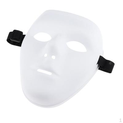 Cosplay hororového filmu s maškarními kostýmy