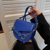 Nischendesign vielseitige ins Messenger Bag Damentasche 2025 neue trendige Mode Kontrastfarbe Satteltasche Damen Schultertasche