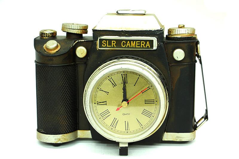 

Декоративная металлическая камера с часами