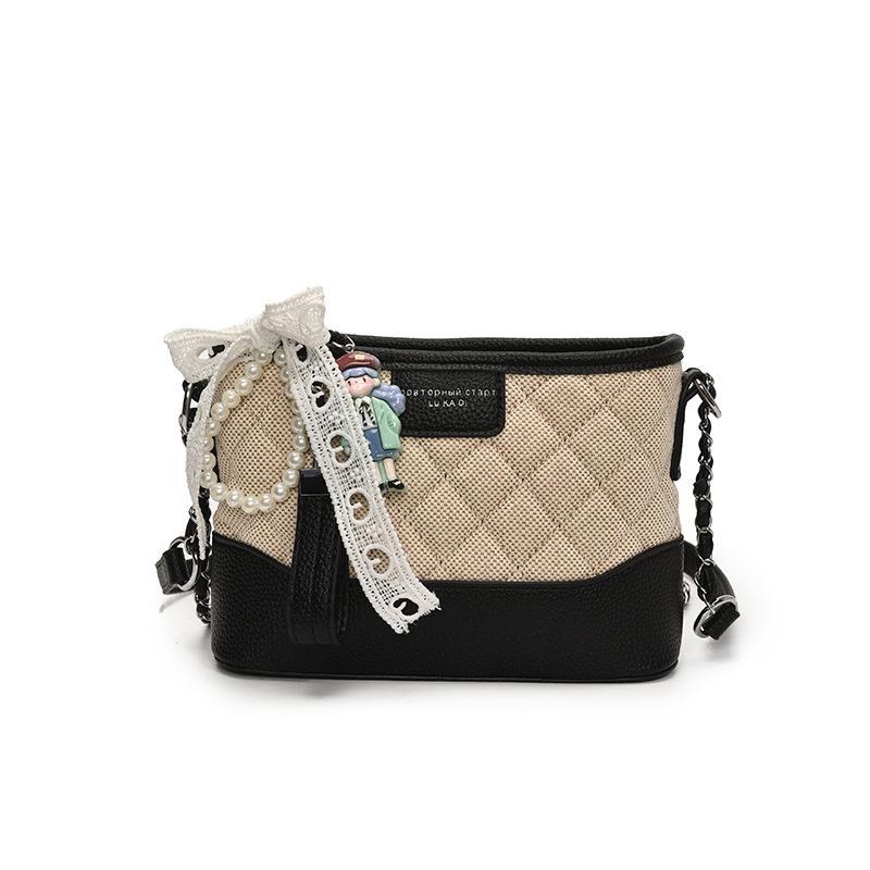 

Rhombus chain bag women s summer new niche design shoulder messenger bag high-end women No pendant чорний