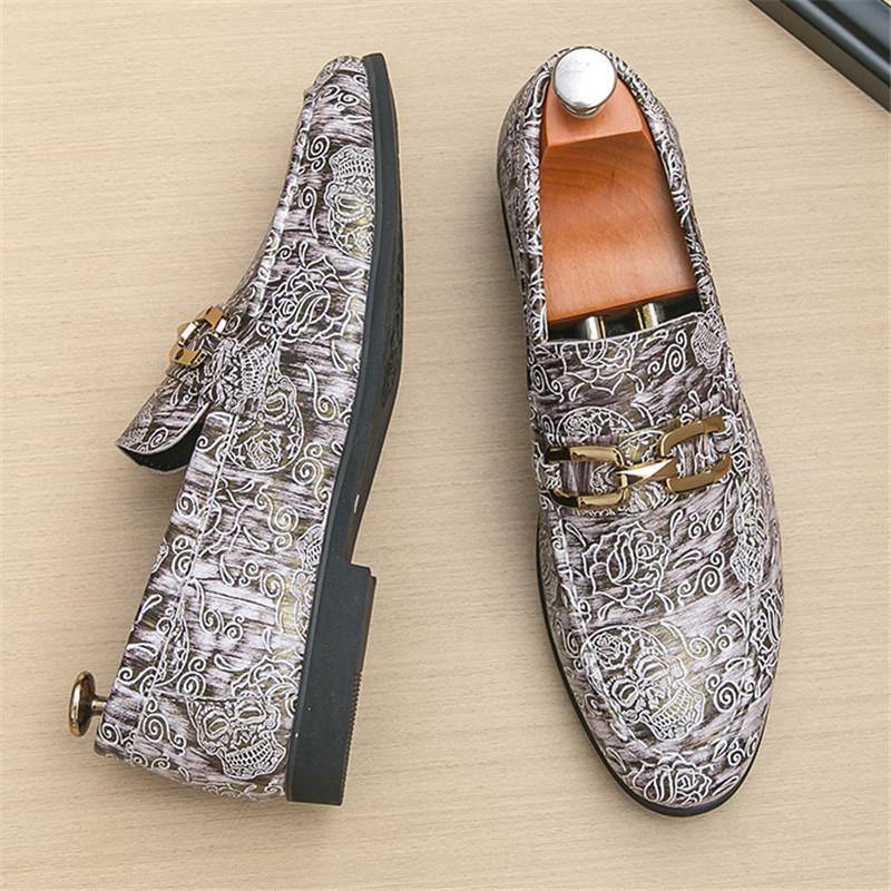 Fashion Designer Men's Pointed Metal Button Wedding Shoes Male Print Pattern Loafers Formal Dress Footwear Zapatos Hombre