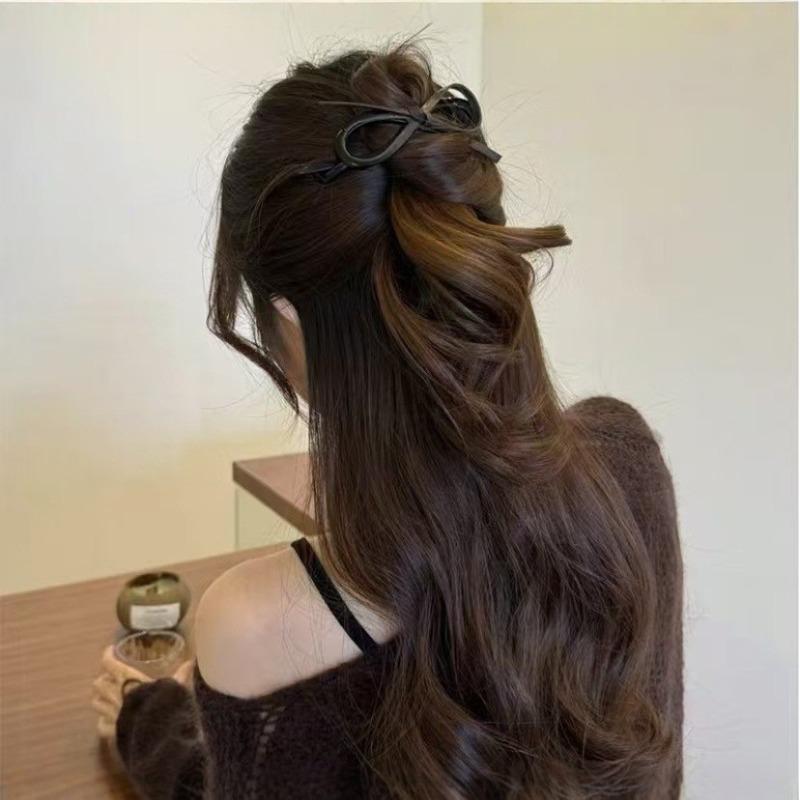 Leather Bow Hair Clip Women High-end Sense Versatile Twisted Hair Sweet Cool Simple Hair Accessories