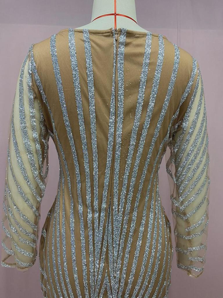 Europäische und amerikanische Mode für den Frühling 2025: Hot Diamond durchsichtiges Mesh-Langarm-Schlitzkleid