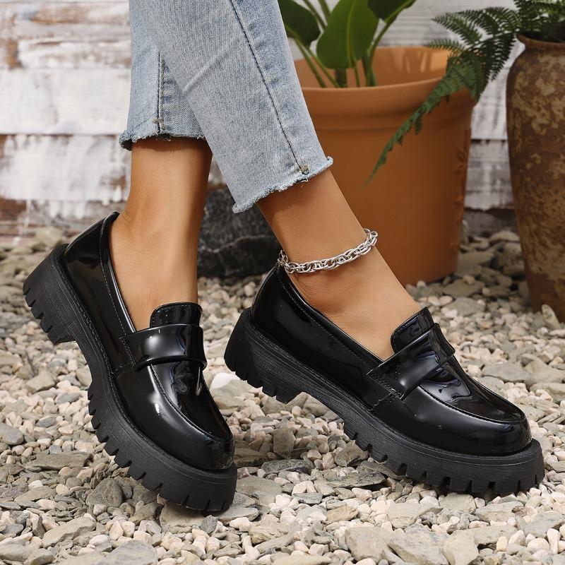 Women's Spring-Autumn Thick-Soled Slip-On Loafers, British Style Retro Casual Leather Footwear, Available In Large Sizes.