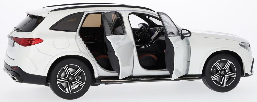 [Mercedes-Benz Collection] Genuine GLC AMG Line (X254) Manufaktur Opalis White 1/18 Scale Model