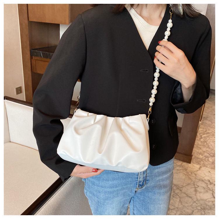 In Stock: Women's 2024 Summer Korean Fashion Pearl Chain Crossbody Bag