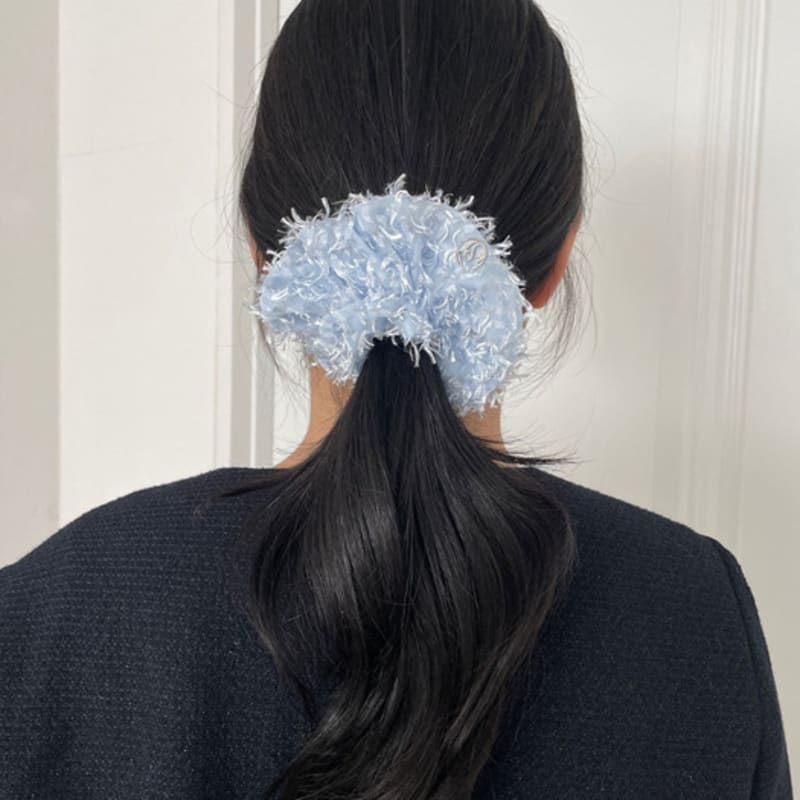 38comeoncommon Fjädersymbol Scrunchie (Himmelsblå)