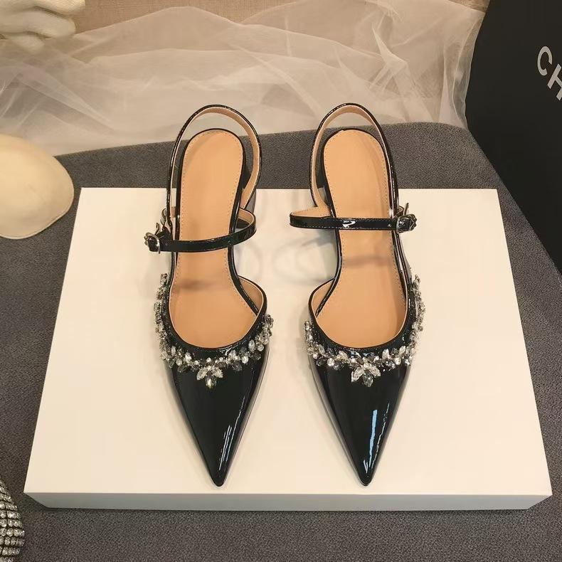 

Туфли на высоком каблуке женские толстые каблуки с острым носком босоножки с заклепками и стразами сандалии весна-лето 2025 новые женские туфли 35 чёрный