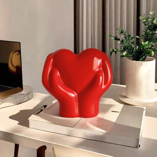 Valentine's Day Love Heart Figurine Double Hands Holding Heart Resin Statue Wedding Party Home Office Desktop Decoration