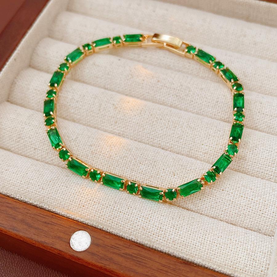 Exquisite, Ultra-shiny Zirconia Bracelet - Luxurious, High-end, Fashionable, Retro Design, Niche Product.