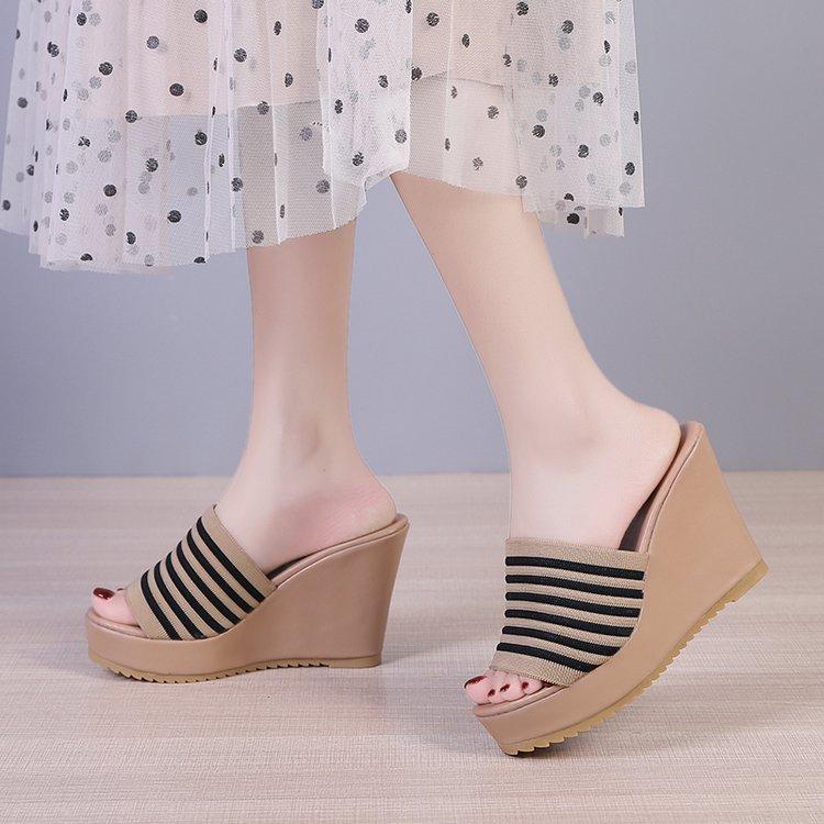 

Новая летняя модная верхняя одежда, повседневные тапочки на толстой подошве и высоком каблуке 39 абрикосовый