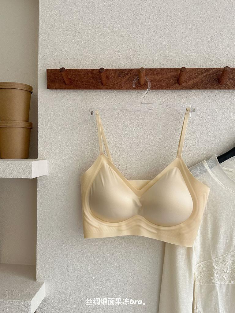 [88 Silk Jelly] Sexy bra with simple anti-sagging small breasts gathered and adjusted