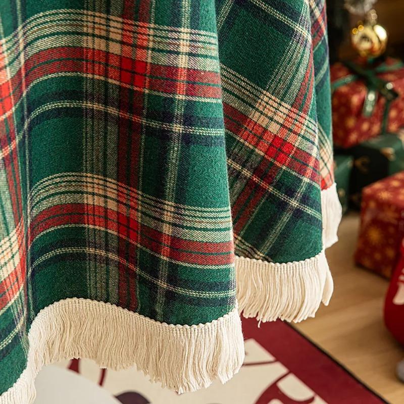 Christmas Plaid Pattern Tablecloth Pastoral Style Round Retro Luxury TableCloth with Tassel Holiday Party Table Cover Home Decor