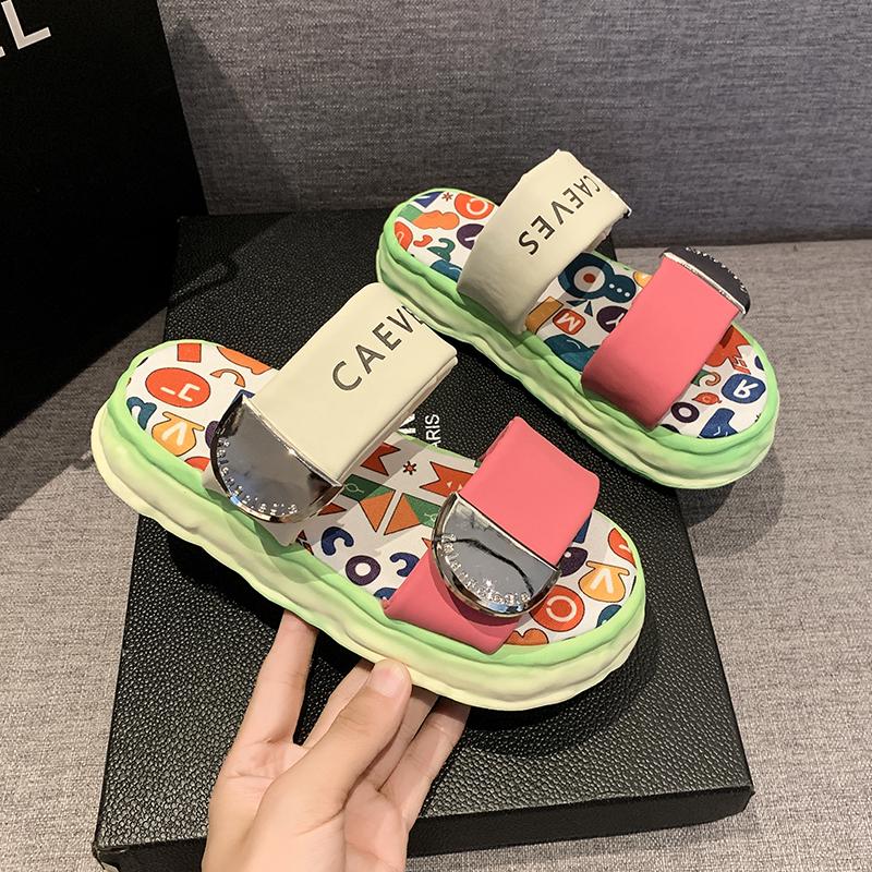 2025 Women Slippers Colorful Candy Stripe Design with Thick Sole for Summer Beach Wear Casual Style Sandals Women Slides Women