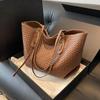 Fashion handbag women's spring and summer new product retro rhombus woven shoulder large capacity versatile tote bag