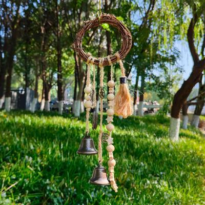 Carillon éolien en rotin 32 cm Cloche de sorcière tissée à la main pour décoration intérieure Carillon de porte à énergie positive Cloche de Noël suspendue Décoration de jardin esthétique