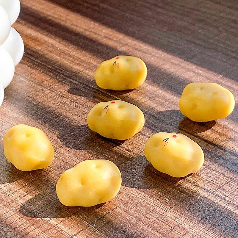 4Pcs Mini Little Potatoes Ornament Cartoon Potatoes Figurine Micro Landscape Car Interior Home Desktop Decoration