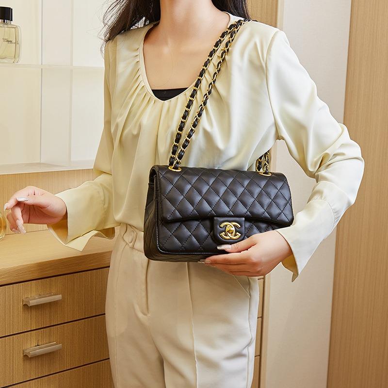 Classic diamond versatile leather messenger bag bag, high-end textured women's bag