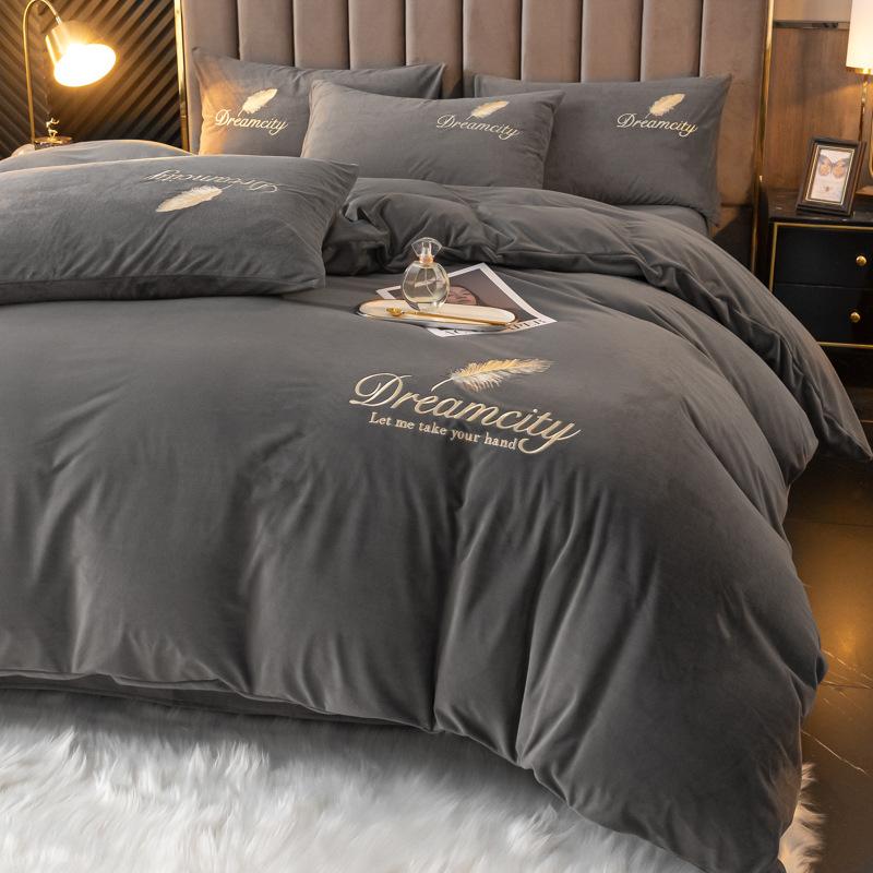 

Comforter Solid Color Minimalist Luxury Crystal Fleece 4Pc Bedding Set Elegant Embroidery Feather Soft Skin-Friendly Sheet Comforter (quilt)-EU Single(135*200cm)3pcs