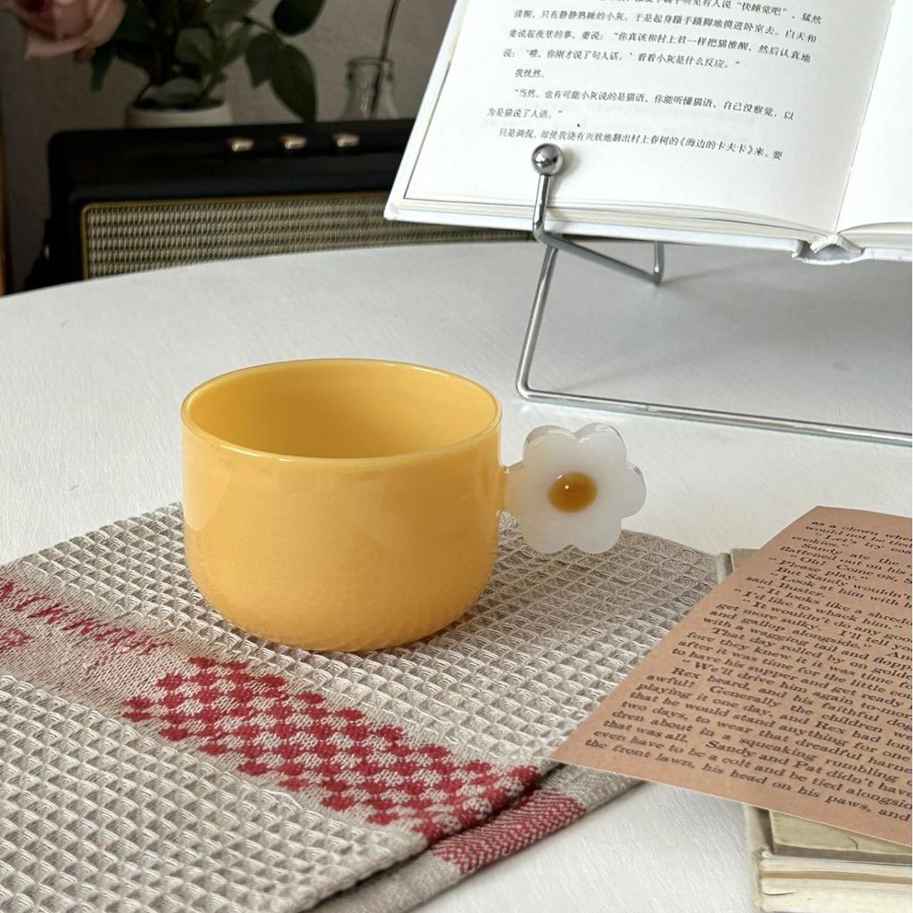 Pure Handcrafted Flower-shaped Glass Cup Colored Master Coffee Mug Heat-resistant High Borosilicate Glass Cold Drink Dessert Cup