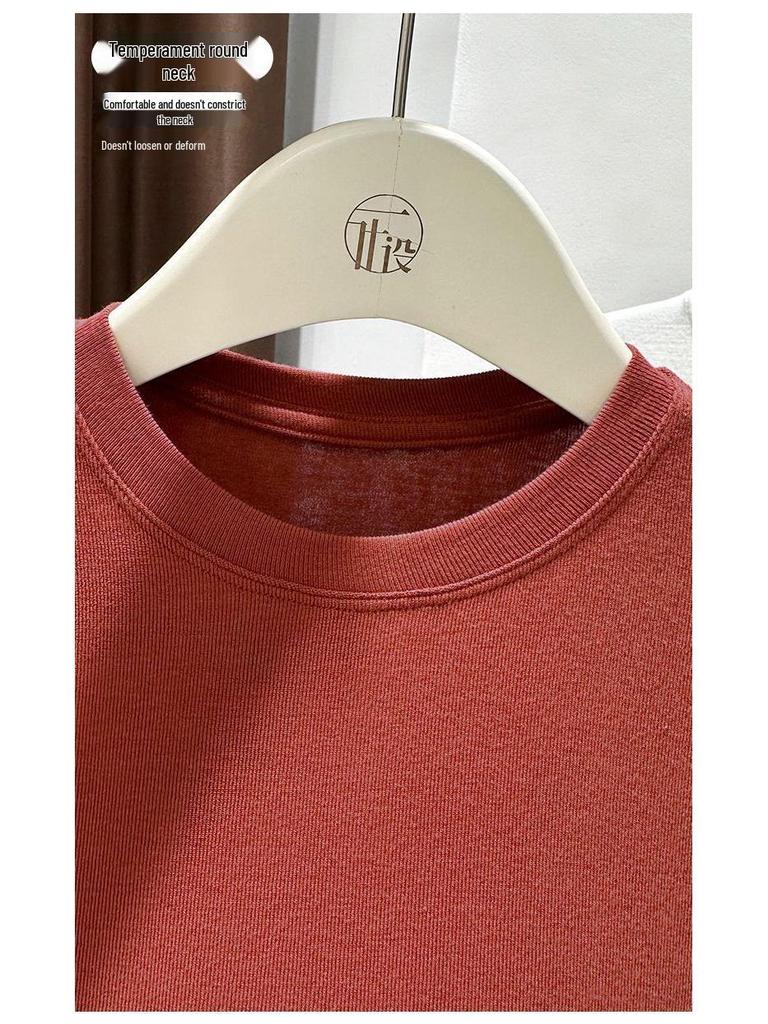 Coffee-Colored Slim-Fit Women's Base Layer Shirt - Soft Round Neck, Versatile Thin T-Shirt for Autumn/Winter.