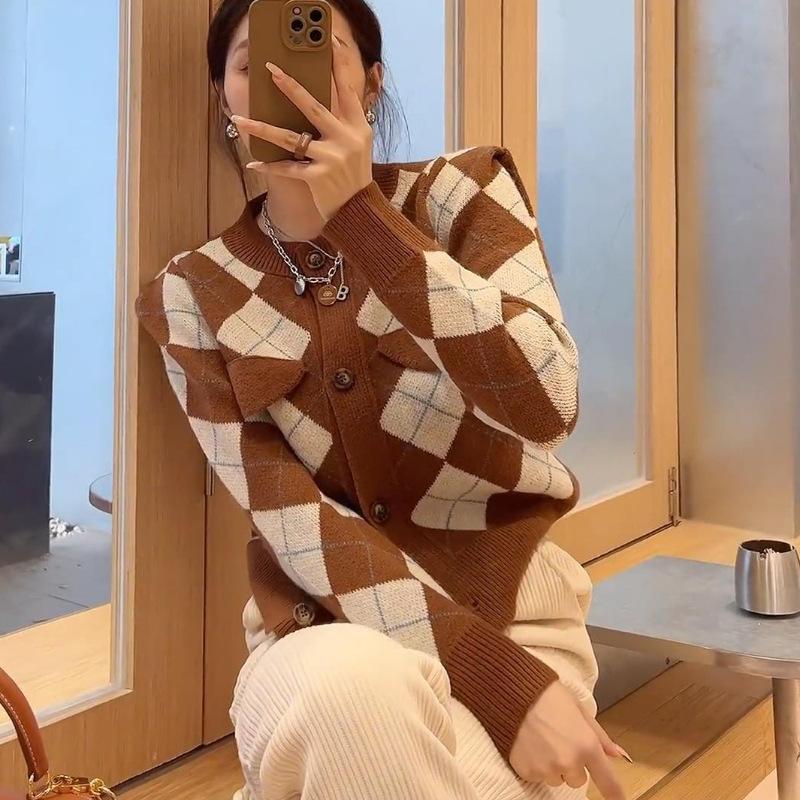 

Rhombus loose and thin sweater jacket women s autumn and winter new retro fashion knitted cardigan top trendy one size fits all